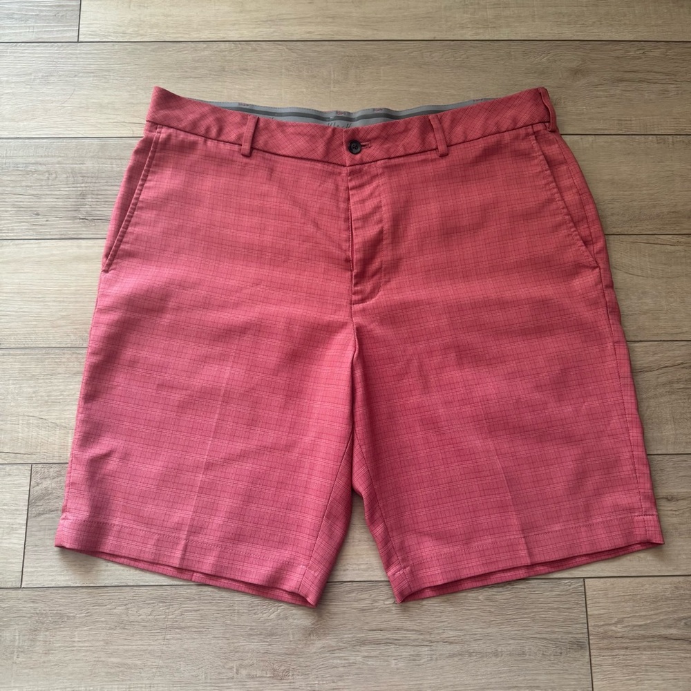 Walter Hagen Men's Coral Flat Front Shorts